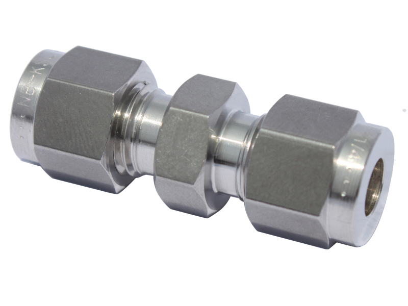 卡套穿板直通活接頭